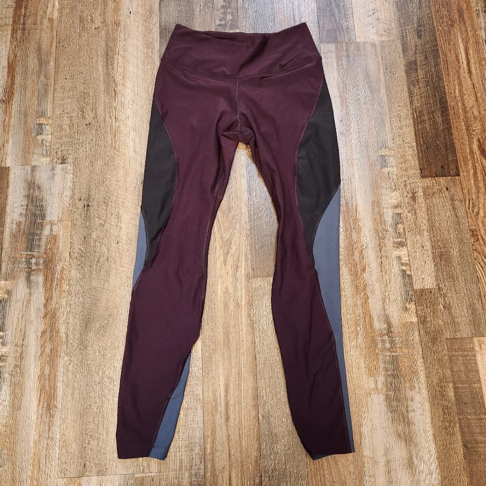 Nike Dri-Fit Leggings Size S 28" Inseam - Picture 1 of 5